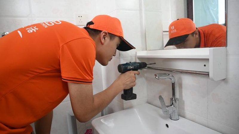 卫生间台盆材质大揭秘：陶瓷与石英石有何不同？**